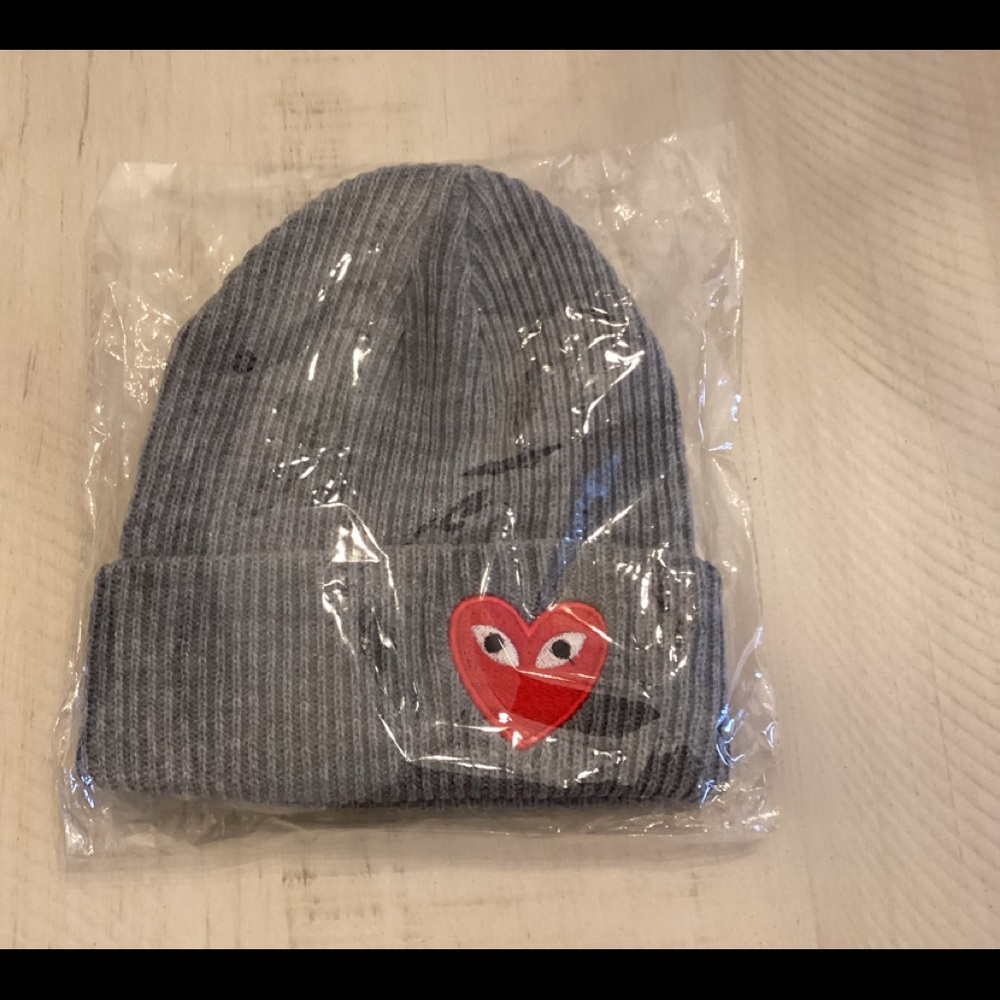 HOST PICK ⭐️ Gray Knit Cap with Red Heart - Picture 8 of 10